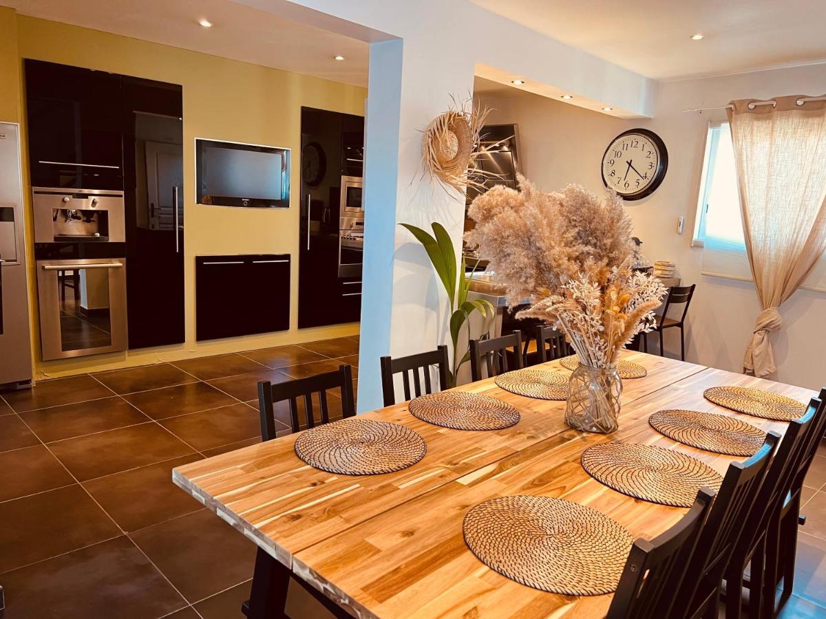 Maison De Village Ecusson - Logement Entier - 160M2 - 4Chambres - Centre Ville - Terrasse - Climatise Nîmes Eksteriør billede